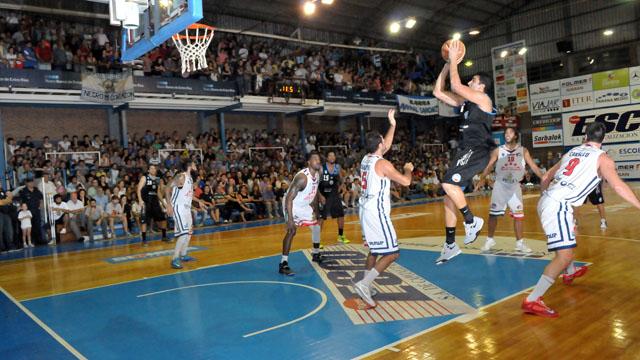 Uni�n, Banda Norte y Echag�e pasaron de ronda